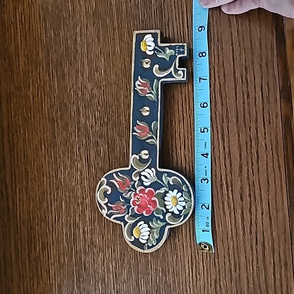 Hand painted wooden wall key holder bought at art fair in blue & red Scandinavia - Picture 6 of 6